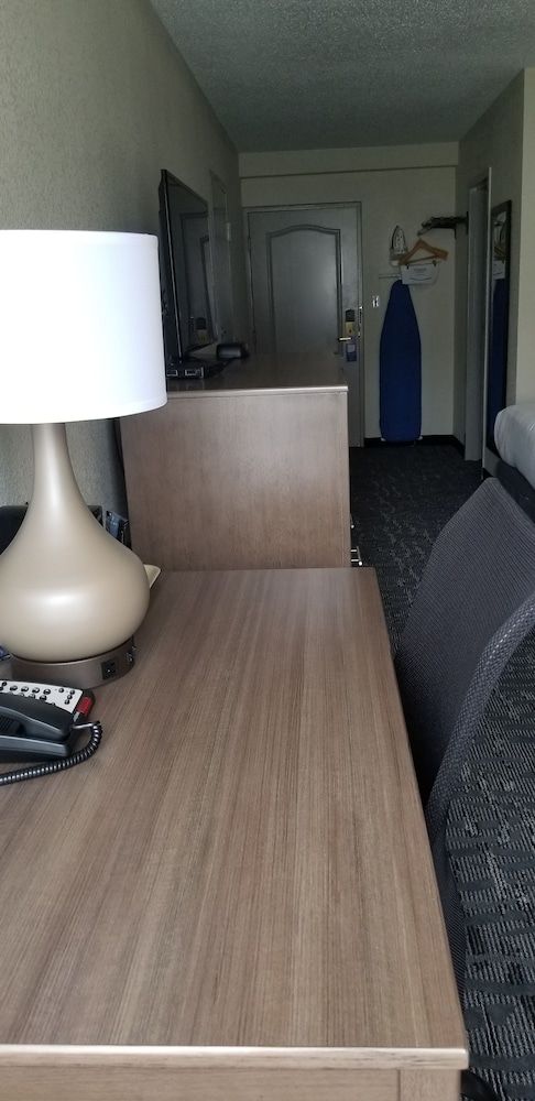 Baymont by Wyndham Des Moines North 3