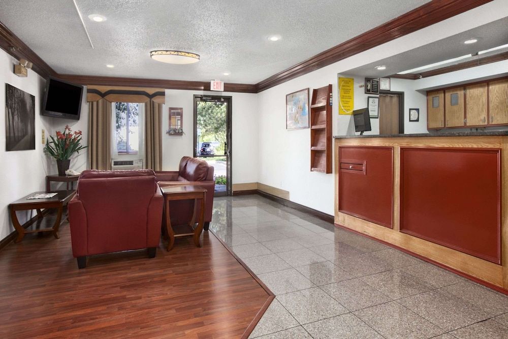 Super 8 by Wyndham Canton/Livonia Area 3