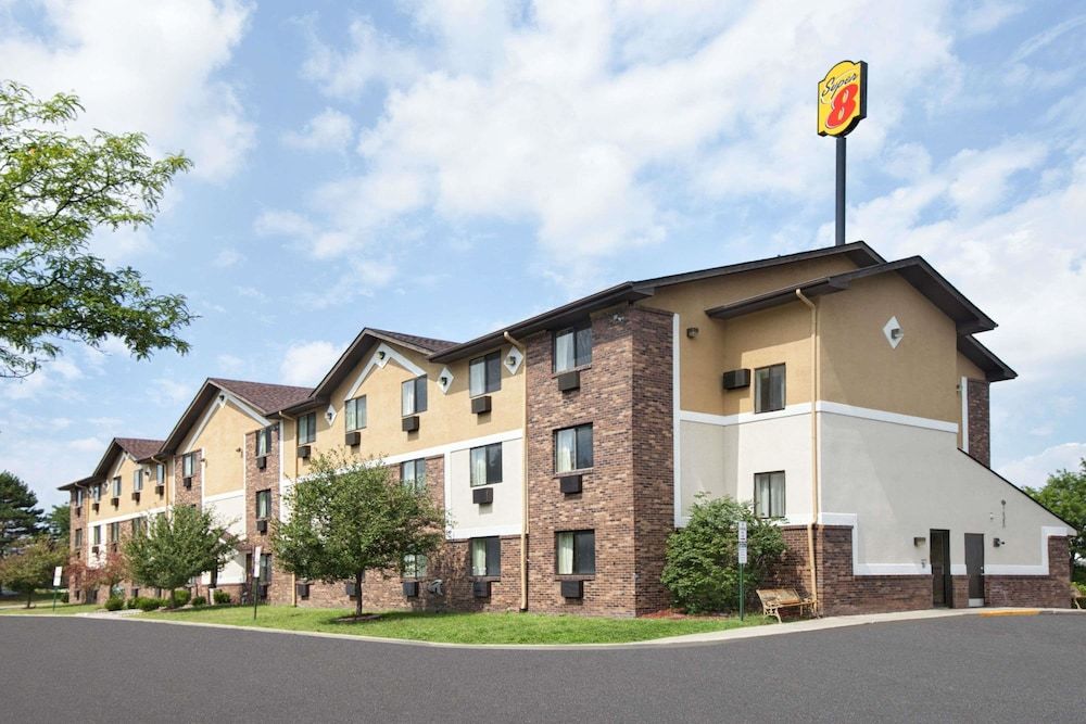 Super 8 by Wyndham Canton/Livonia Area 2 estrelas em Canton