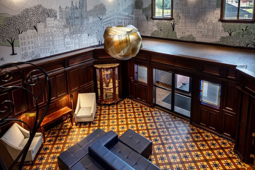 Irish Cottage Inn & Suites 2