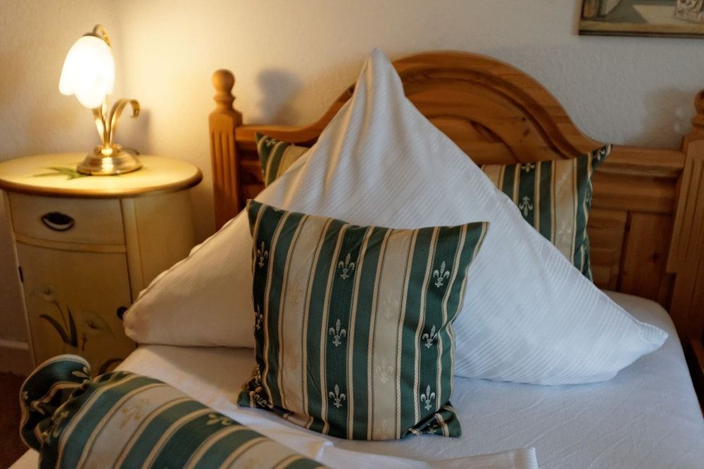 Burghaus & Villa Kronenburg 3