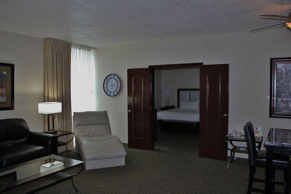 Holiday Inn Des Moines-Airport/Conf Center 2