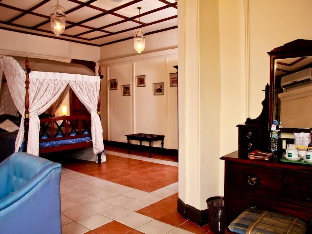 Grand Oriental Hotel 3