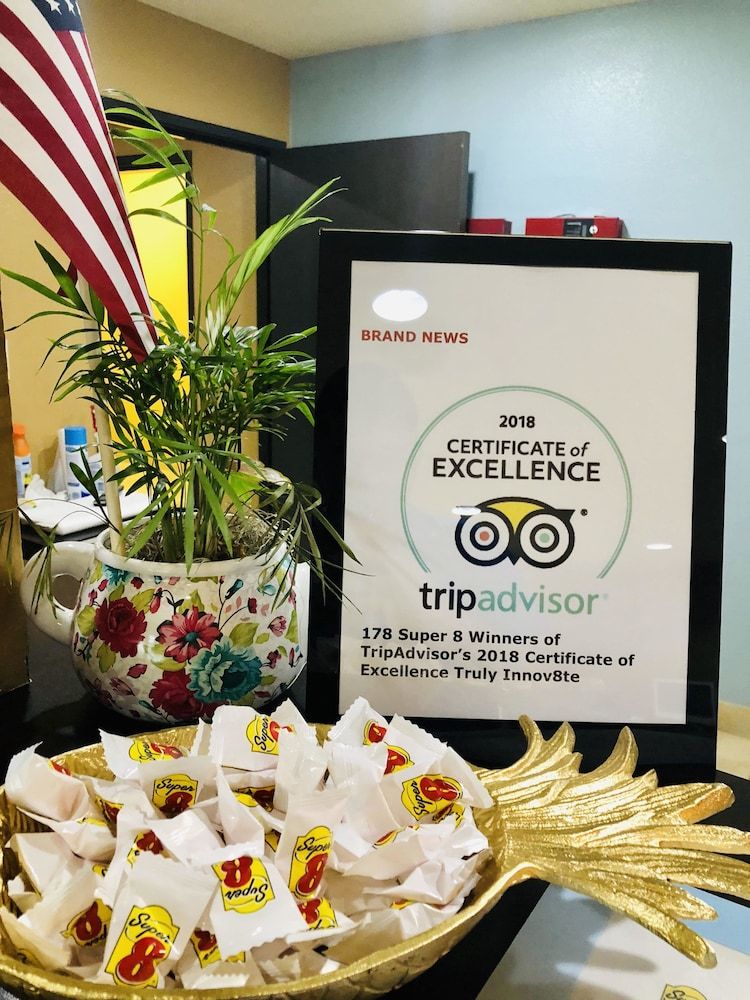 Super 8 by Wyndham Radcliff Ft. Knox Area 3