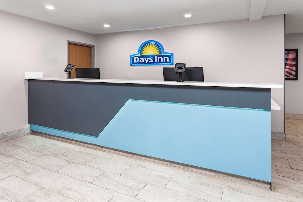 Days Inn by Wyndham Eagle River 2