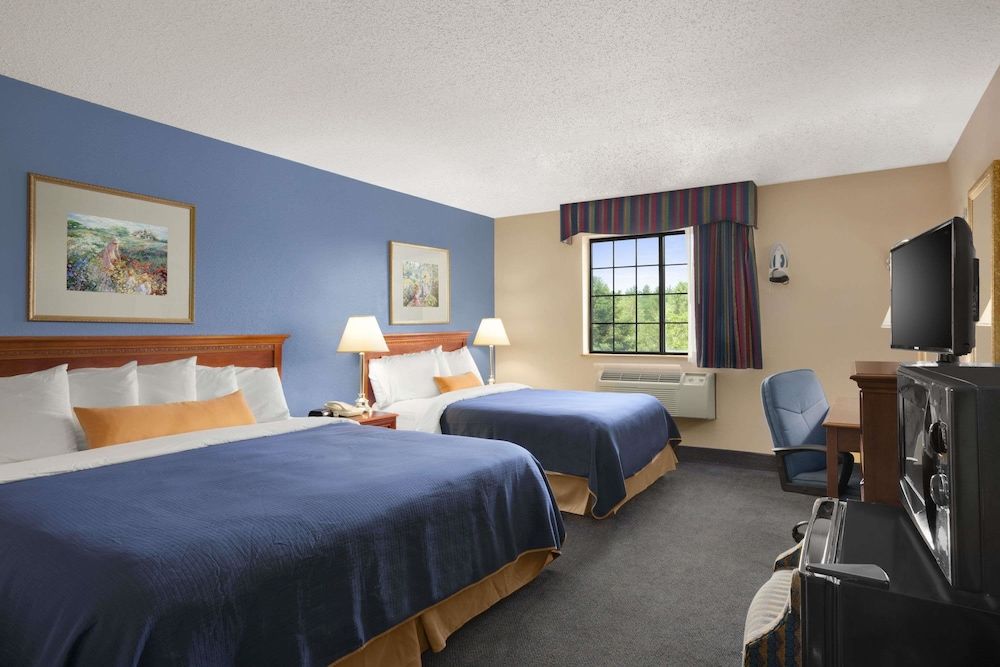 Days Inn by Wyndham Keene NH 3