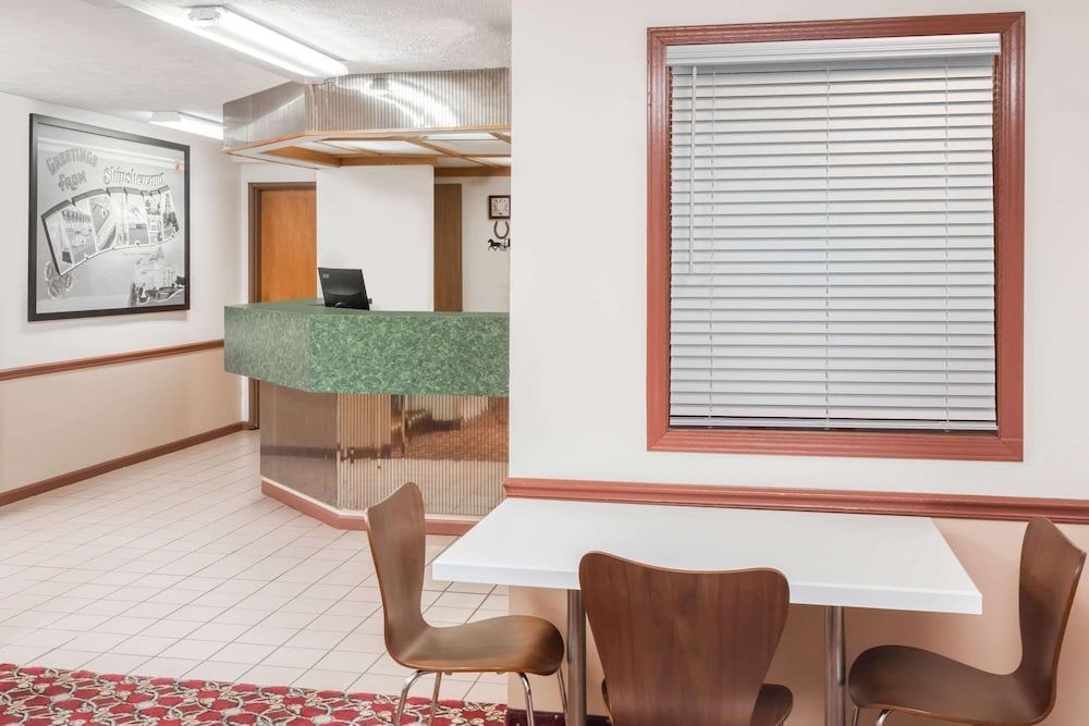 Super 8 by Wyndham Shipshewana 2