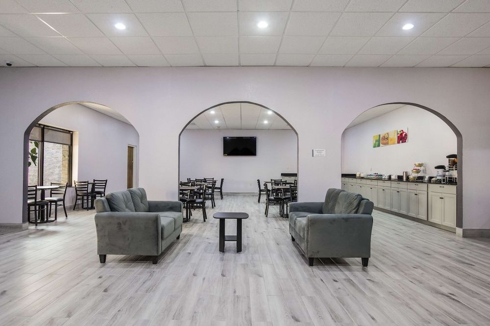 Quality Inn Grayville 3