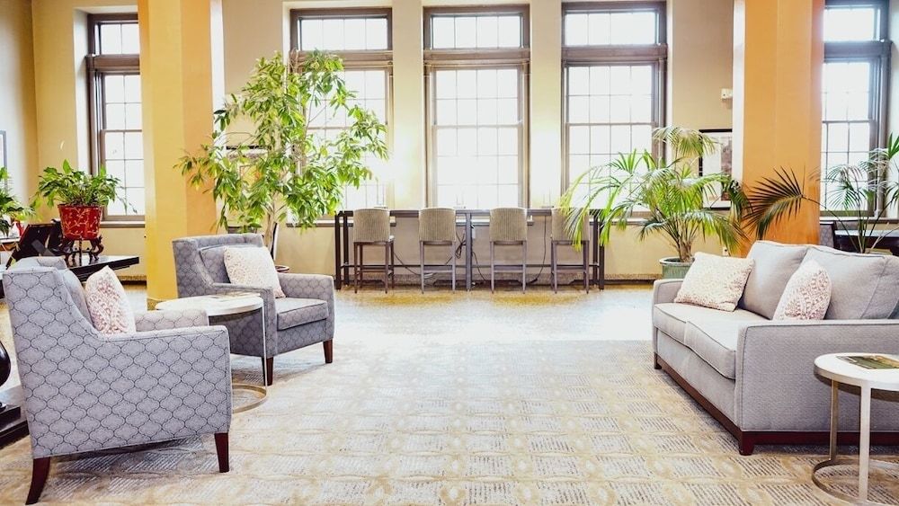 Grand Eastonian Hotel & Suites 3