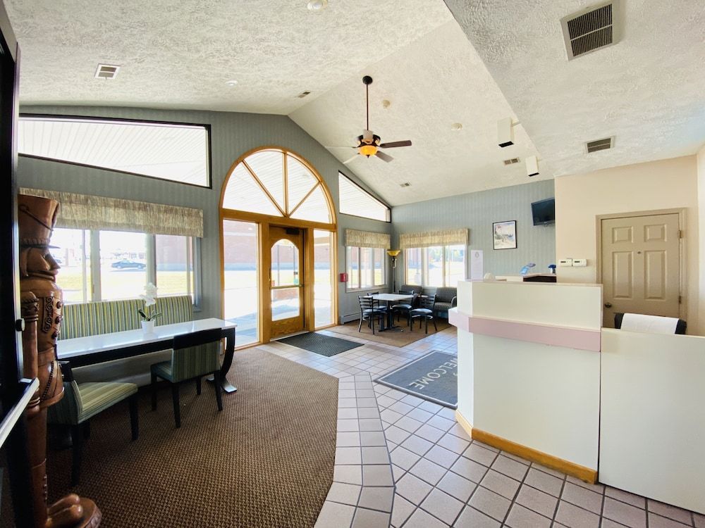 Fleetwood Inn & Suites 2