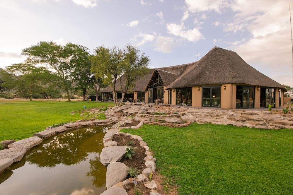 Okapuka Safari Lodge -1 estrellas en Windhoek