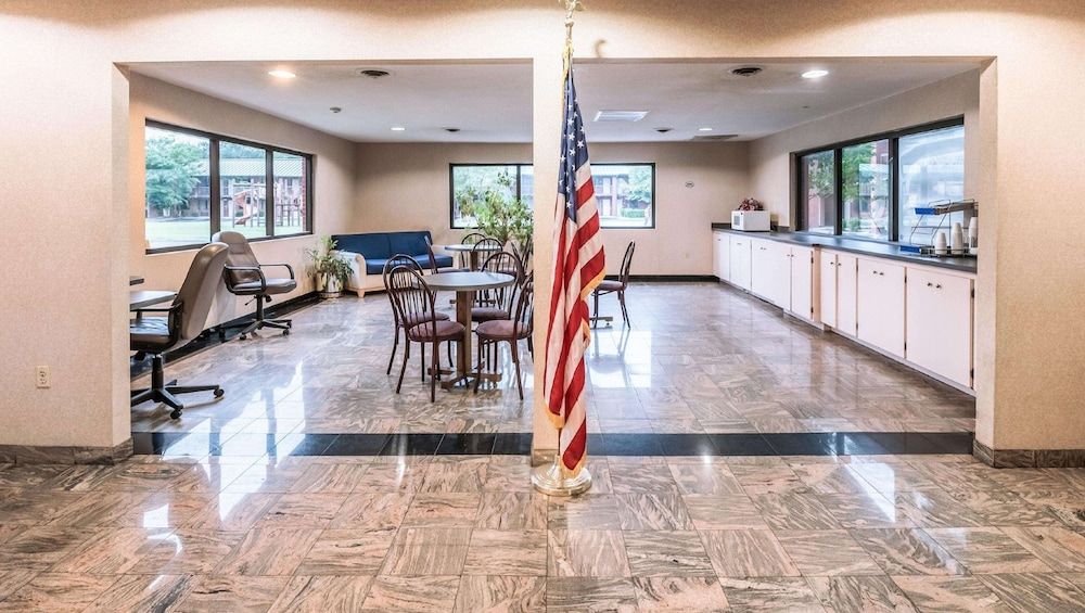 Studios and Suites 4 Less Emporia 2