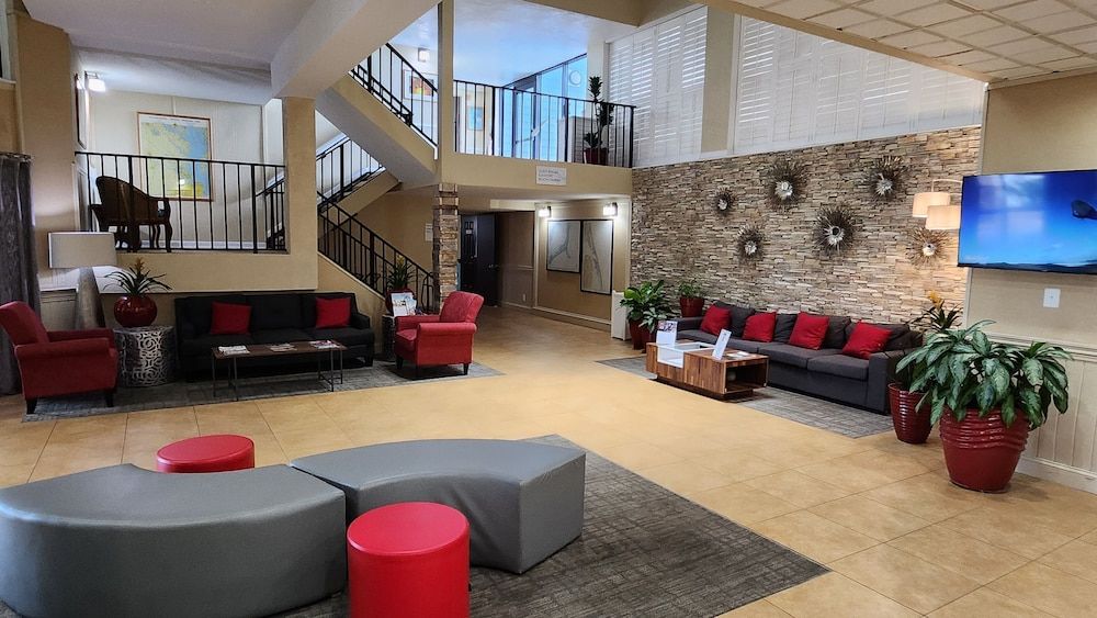 Ramada Plaza by Wyndham Nags Head Oceanfront 2