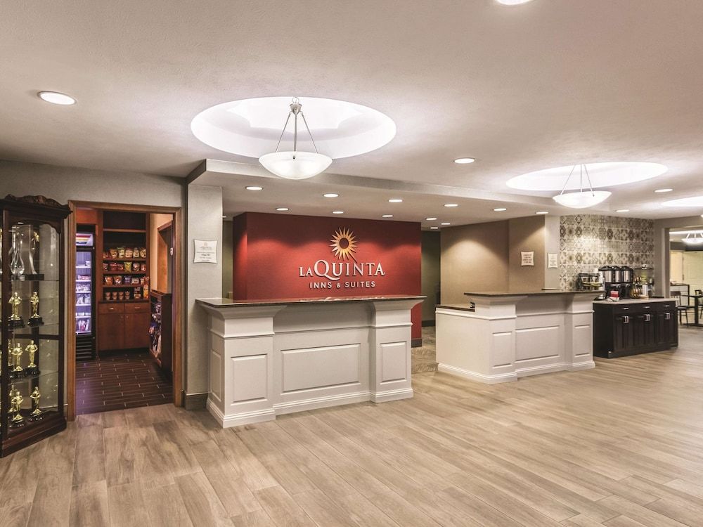 La Quinta Inn & Suites by Wyndham Fargo-Medical Center 2