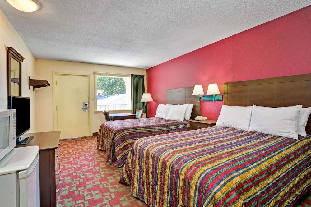 Days Inn by Wyndham Elizabeth City 3