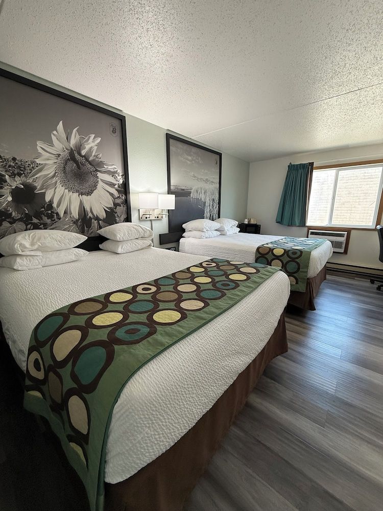 Super 8 by Wyndham West Fargo Main Ave ND 2