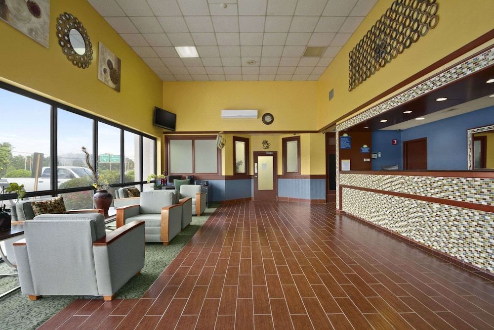 Days Inn by Wyndham Fayetteville-South/I-95 Exit 49 3
