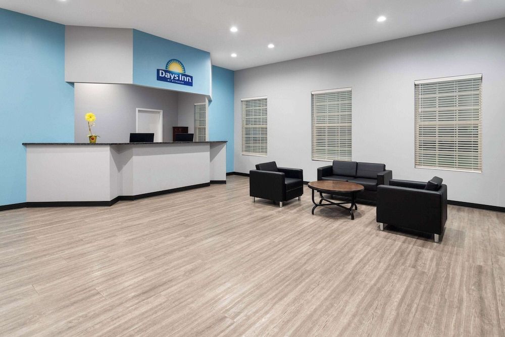 Days Inn by Wyndham Frederick 3