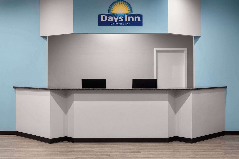 Days Inn by Wyndham Frederick 2