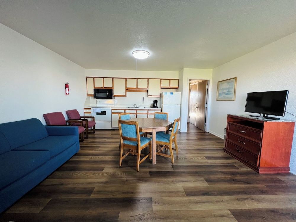 Mariner Inn and Suites 3