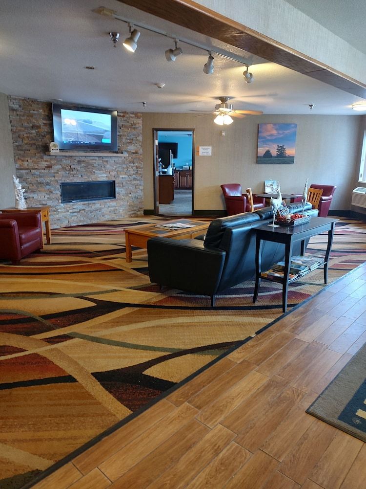 Days Inn & Suites by Wyndham Fargo 19th Ave/Airport Dome 3