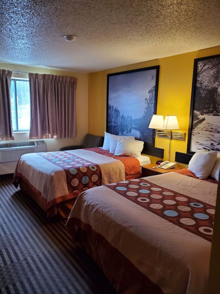 Super 8 by Wyndham La Vale/Cumberland Area 2