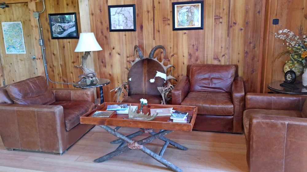 Denali Crow's Nest Cabins 2