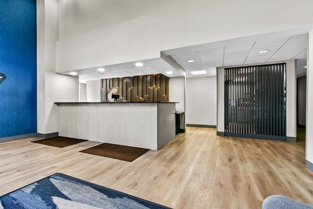 Comfort Inn & Suites Grand Blanc 2