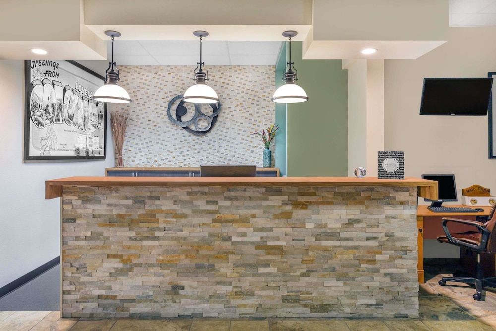 Travelodge by Wyndham Loveland/Fort Collins Area 3