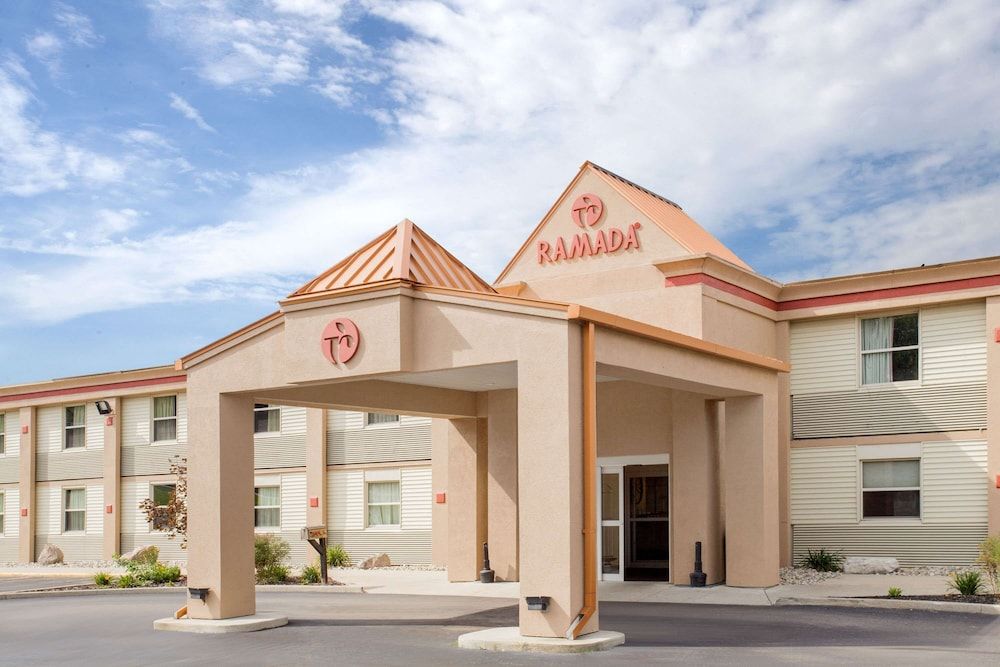 Ramada by Wyndham Angola/Fremont Area 3 étoiles à Angola