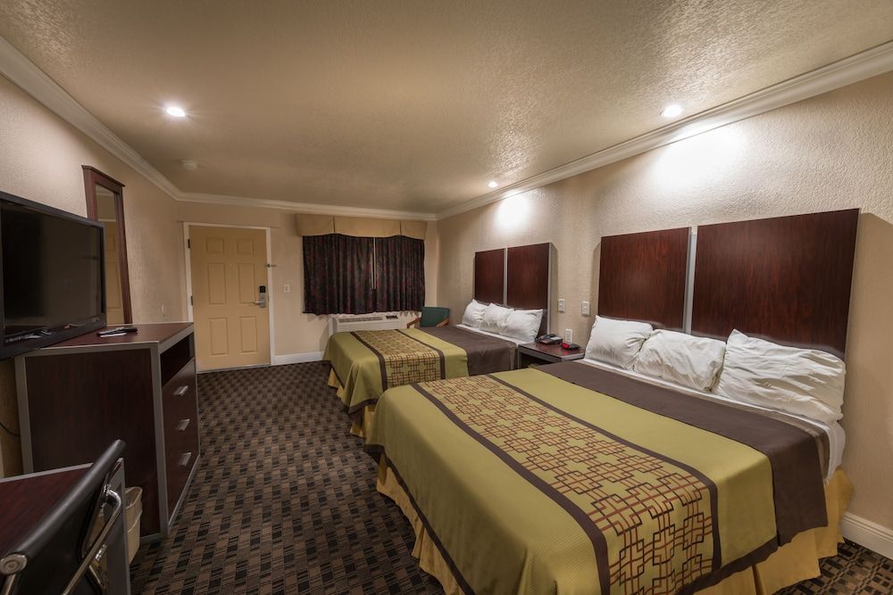 Edgewater Inn Reedley 3