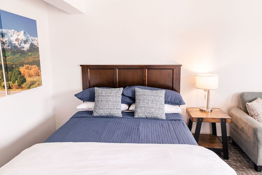 Alaska Frontier Inn 3