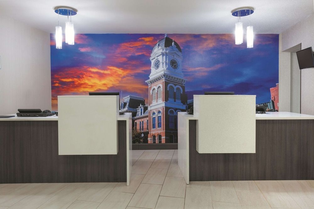 La Quinta Inn & Suites Covington 2