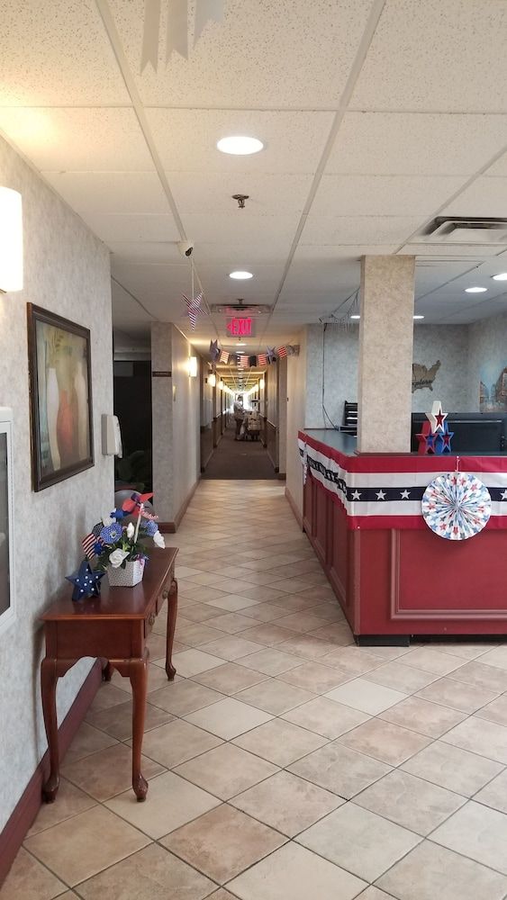 Super 8 by Wyndham Grayson 2