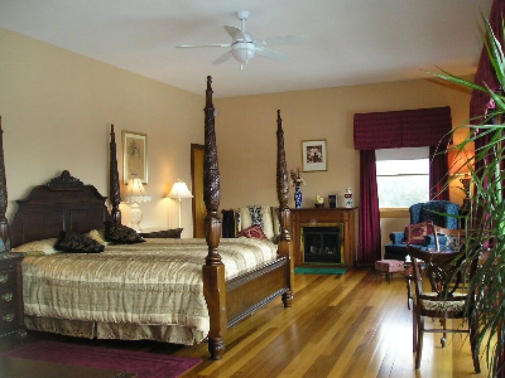 Coppertoppe Inn and Retreat Center 3