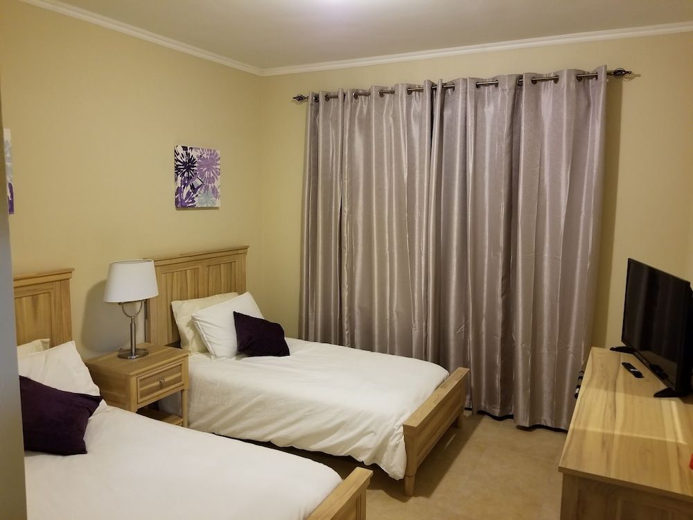 Gold Coast - Beautiful 2 Bedroom Town House 3