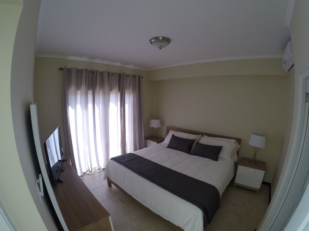 Gold Coast - Beautiful 2 Bedroom Town House 2