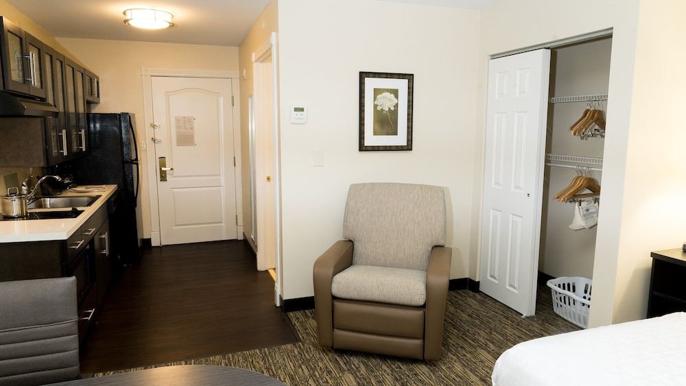 Candlewood Suites St. Joseph / Benton Harbor by IHG 3