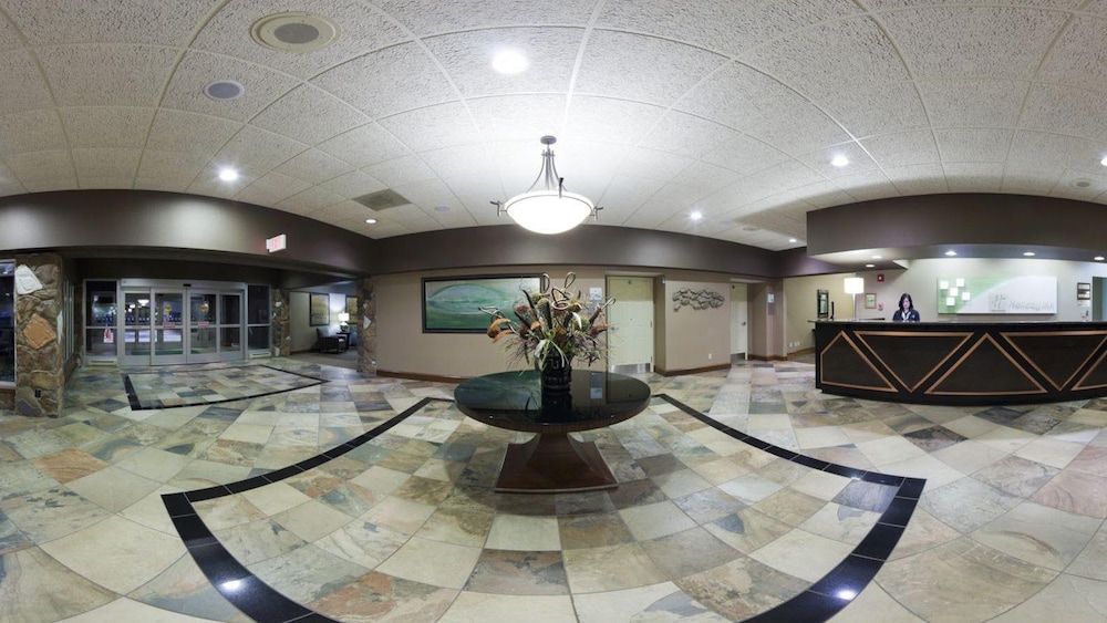 Holiday Inn Detroit Lakes (Lakeside) 2