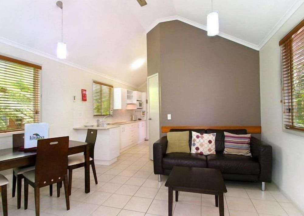 Gateway Lifestyle Lorikeet 2