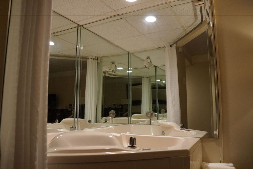 Altoona Grand Hotel & Conference Center 2