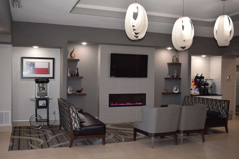 La Quinta Inn & Suites by Wyndham Kyle - Austin South 3