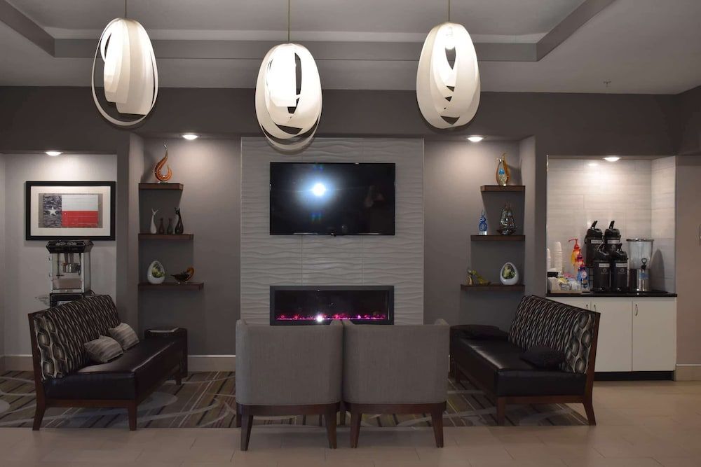 La Quinta Inn & Suites by Wyndham Kyle - Austin South 2