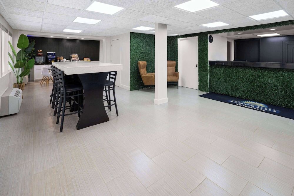 Days Inn by Wyndham Acworth 3