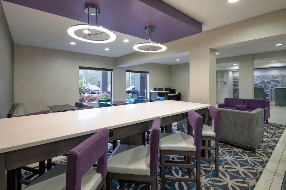 La Quinta Inn & Suites by Wyndham Snellville-Stone Mountain 2