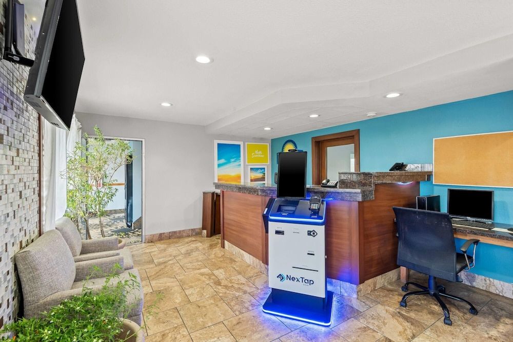 Days Inn by Wyndham Ames 3