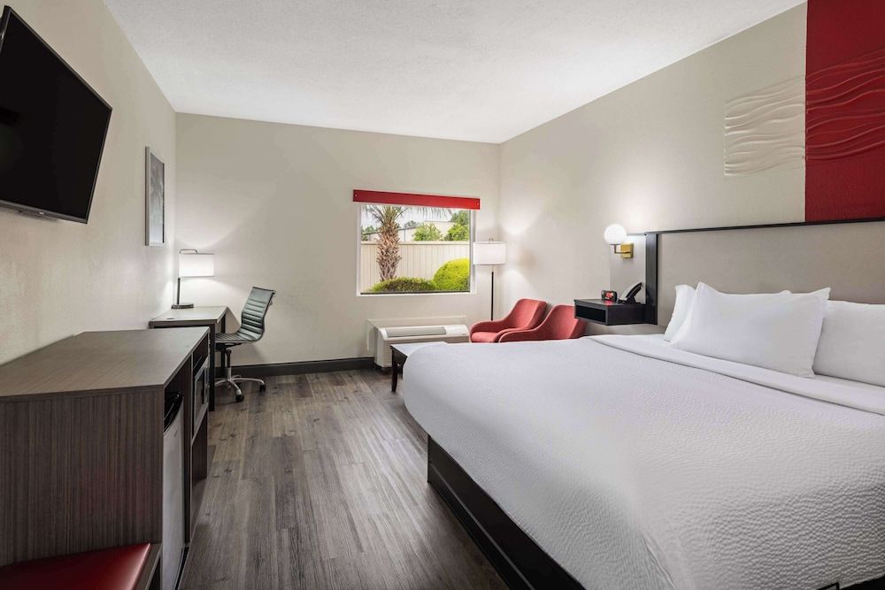 Ramada by Wyndham Locust Grove 3