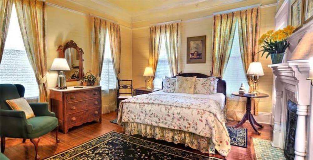 Coombs Inn & Suites 3