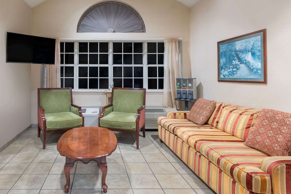 Knights Inn Allentown 3