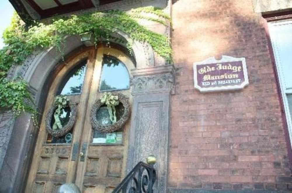 Olde Judge Mansion 4 estrelas em Troy